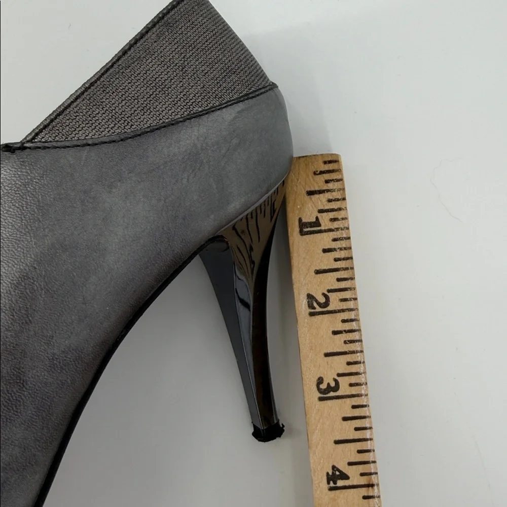 DONALD J PLINER Women SANNA Pewter Leather Elastic Gusset High Heel Women Size 6